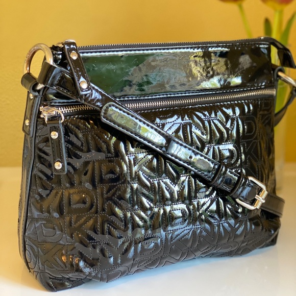 SOLD DKNY Patent Leather Crossbody bag - Picture 2 of 13